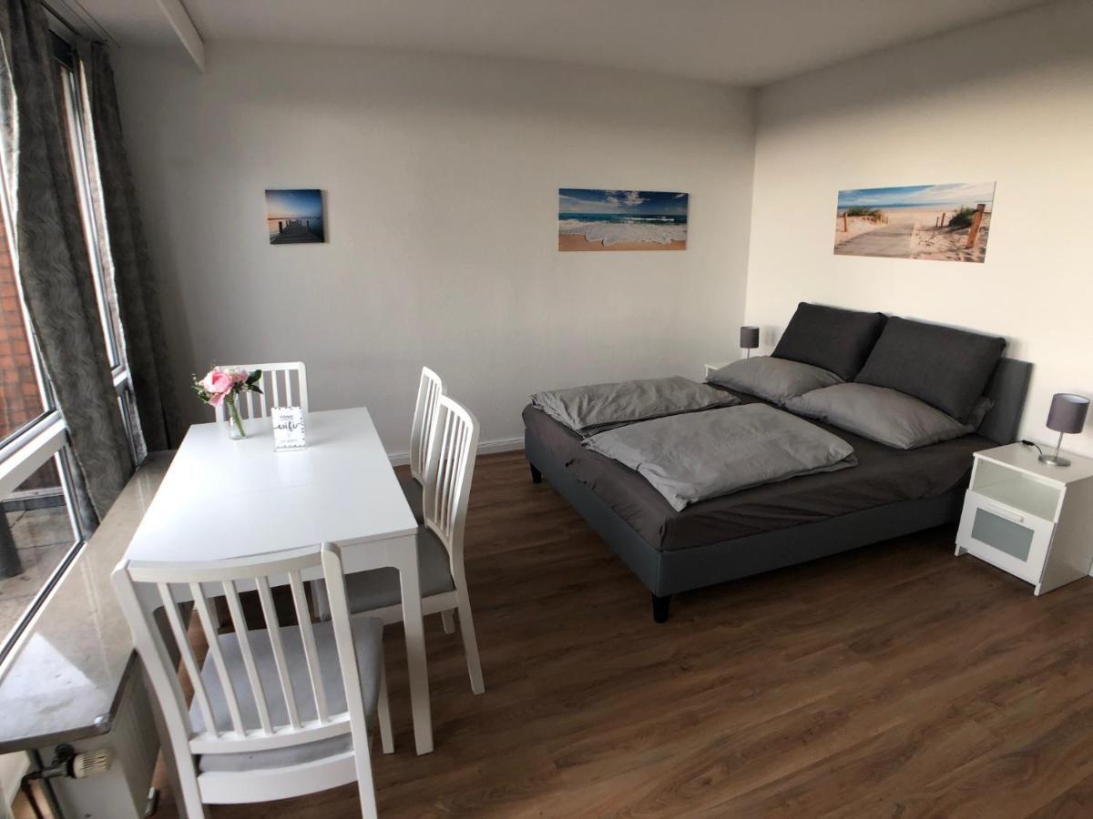 Nur 50M Zum Yachthafen Und 100M Zum Strand Kiel Exterior photo